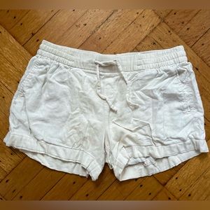 Old Navy Linen Shorts in Tan